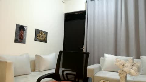 horny_princcess online show from December 5, 10:05 am