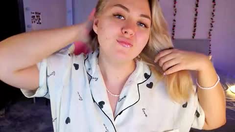 Snapshot of hornycakee chatting on October 23, 9:48 am HornyCakee online show from October 23, 9:48 am