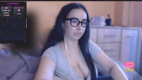 Snapshot of hot_big_ass chatting on September 24, 8:35 am v online show from September 24, 8:35 am