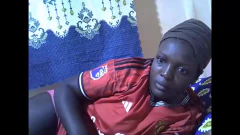 RAYLAH online show from December 21, 7:45 am