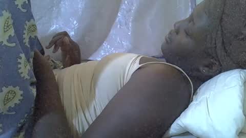 RAYLAH online show from April 11, 6:52 am