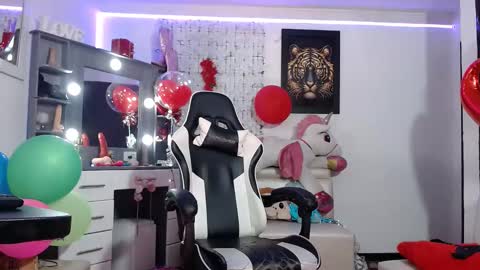 Snapshot of hot_sexy_bunny chatting on March 11, 12:17 pm hot sexy bunny online show from March 11, 12:17 pm
