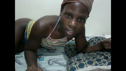 Snapshot of hot_shannia chatting on October 16, 7:05 pm hot_shannia online show from October 16, 7:05 pm