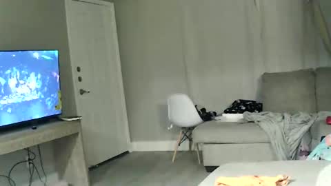 hotasssummer online show from June 3, 6:36 am