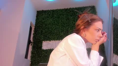 hotfallingdevil online show from June 2, 4:13 am