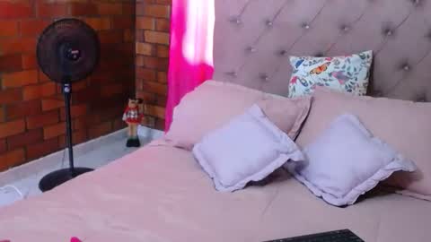 victorya karolyna online show from November 25, 7:36 pm