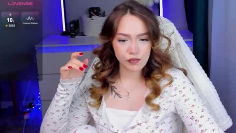 hello Im Eva online show from November 13, 10:14 am