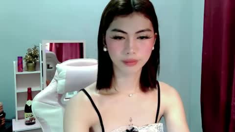 hottestdella69 online show from March 31, 2:11 am