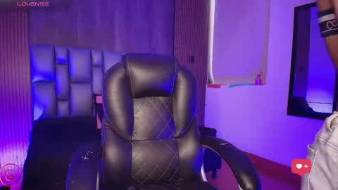 Juls online show from July 21, 7:14 pm