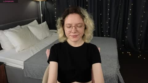 Kori online show from April 11, 5:57 am