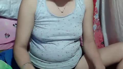 hottpinayz online show from December 16, 1:43 pm