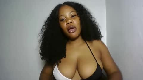 hotty_lora889 online show from November 19, 6:52 pm