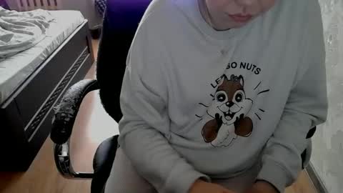 hotty_mary online show from April 12, 9:34 am