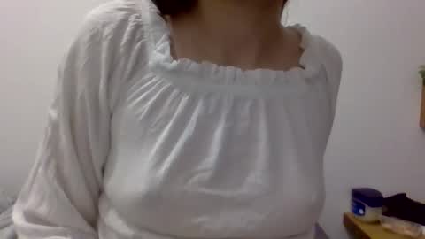 Snapshot of hotwinterxx chatting on December 5, 2:31 am Hotwixx online show from December 5, 2:31 am