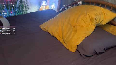 Elizabeth online show from November 21, 7:16 pm