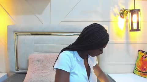 Snapshot of huddah_cam chatting on February 11, 11:20 am huddah online show from February 11, 11:20 am