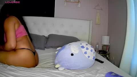 Leah online show from February 6, 8:45 pm