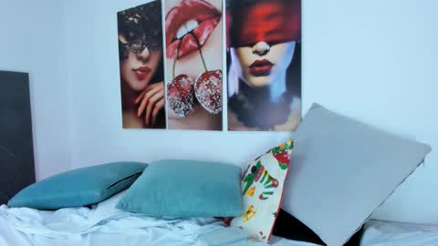 The Dolls online show from December 1, 8:00 pm