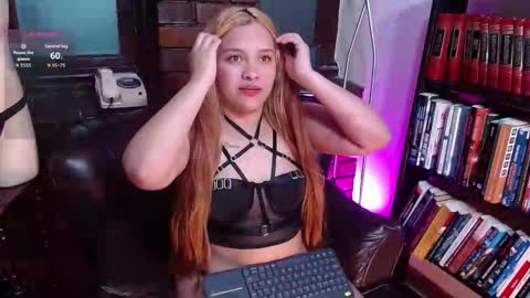 karoll online show from March 30, 7:57 pm