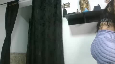 Snapshot of iam_your_fantasy chatting on October 11, 11:29 pm iam_your_fantasy online show from October 11, 11:29 pm