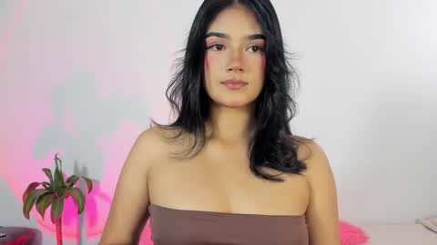 Snapshot of iamjulietaa chatting on March 3, 4:43 pm online show from March 3, 4:43 pm