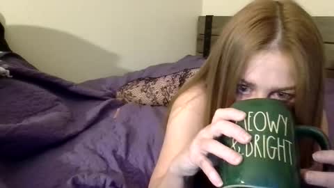 iampoppyy online show from February 5, 11:57 am