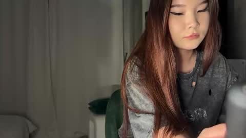 iamyuki_ online show from January 12, 3:17 pm