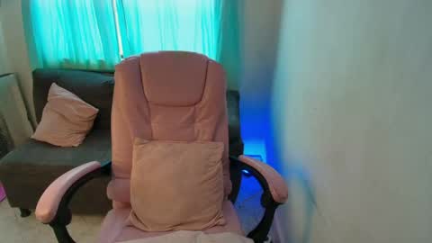 Daniela online show from May 23, 2:04 pm
