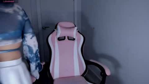 Hitomi   online show from October 25, 5:31 pm