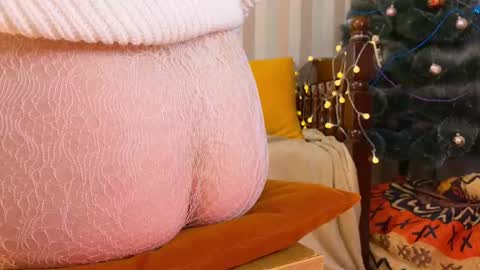 Emmy  help me reach 100 thumbs up online show from January 14, 10:59 pm