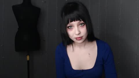 iiiiiiis online show from April 11, 10:35 pm