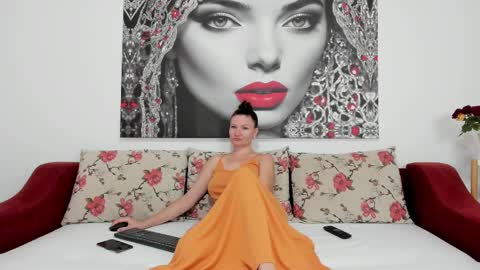 Snapshot of illegalbeauty87 chatting on September 11, 5:19 am Ingrid or more easier...Miss GoDDess Mistress online show from September 11, 5:19 am