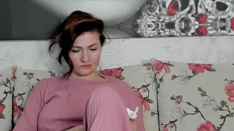 Snapshot of illegalbeauty87 chatting on February 21, 4:16 pm Ingrid or more easier...Miss GoDDess Mistress online show from February 21, 4:16 pm