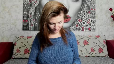 Snapshot of illegalbeauty87 chatting on December 11, 4:18 am Ingrid or more easier...Miss GoDDess Mistress online show from December 11, 4:18 am