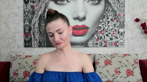 Snapshot of illegalbeauty87 chatting on February 1, 10:55 pm Ingrid or more easier...Miss GoDDess Mistress online show from February 1, 10:55 pm