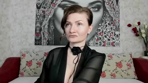 Snapshot of illegalbeauty87 chatting on February 28, 7:56 pm Ingrid or more easier...Miss GoDDess Mistress online show from February 28, 7:56 pm
