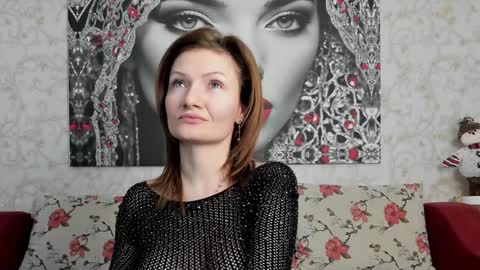Snapshot of illegalbeauty87 chatting on December 20, 9:28 pm Ingrid or more easier...Miss GoDDess Mistress online show from December 20, 9:28 pm