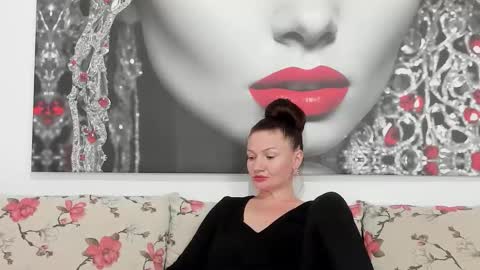 Snapshot of illegalbeauty87 chatting on September 9, 11:04 pm Ingrid or more easier...Miss GoDDess Mistress online show from September 9, 11:04 pm