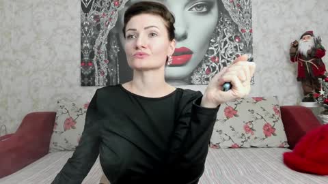 Snapshot of illegalbeauty87 chatting on December 23, 9:18 pm Ingrid or more easier...Miss GoDDess Mistress online show from December 23, 9:18 pm