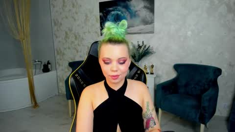 Roxy online show from March 11, 9:39 pm