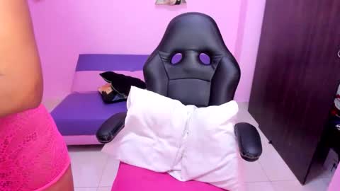 im_a_slut40 online show from November 6, 12:11 pm