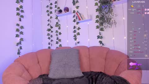 Amy online show from December 18, 8:14 pm