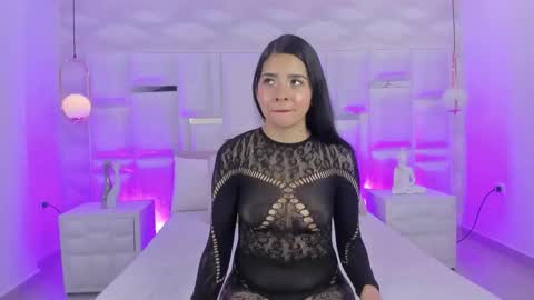 Snapshot of im_helem chatting on October 7, 1:48 pm im_helem online show from October 7, 1:48 pm