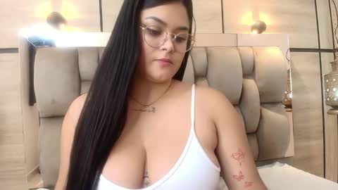 Snapshot of im_mou_ chatting on September 30, 1:06 pm im mou online show from September 30, 1:06 pm