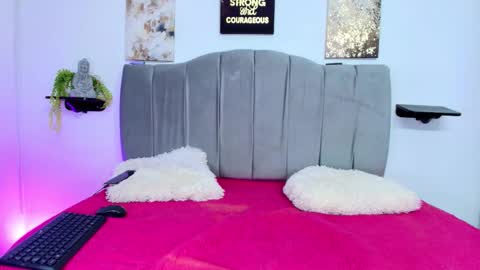 Snapshot of im_riley_ chatting on October 6, 7:07 pm im_riley_ online show from October 6, 7:07 pm