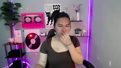 kyline online show from April 7, 9:28 pm