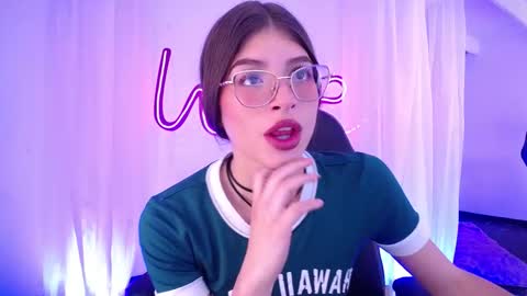 Chloe online show from October 15, 9:28 pm