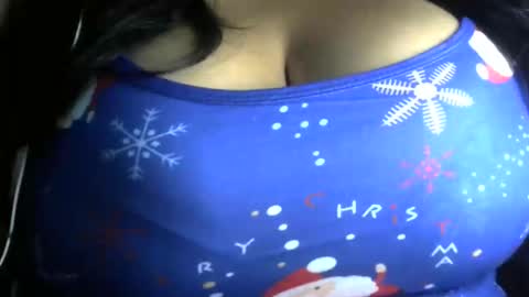 mia latina online show from November 21, 2:13 am