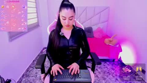 Snapshot of imhanna3 chatting on October 7, 12:42 pm independient model online show from October 7, 12:42 pm