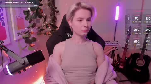 Mia online show from March 3, 10:00 am